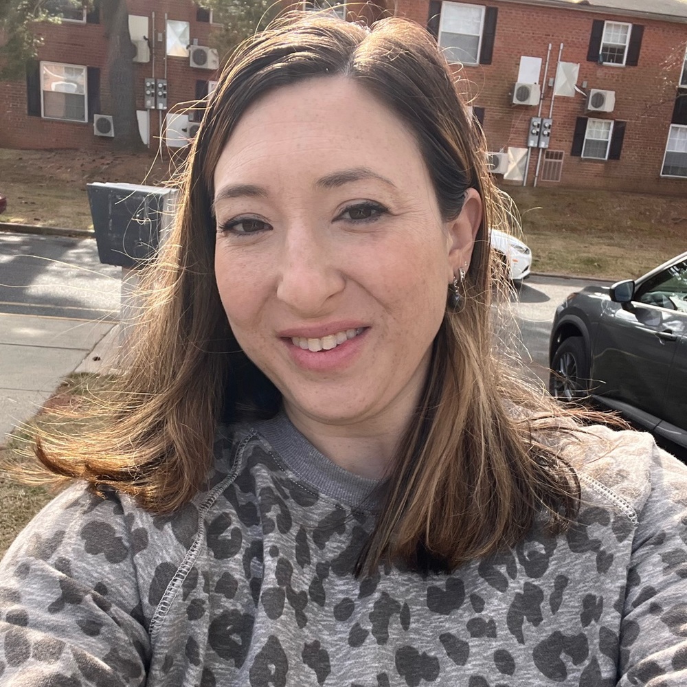 Hi! I’m into fun and flattering clothing! I also love a good deal!